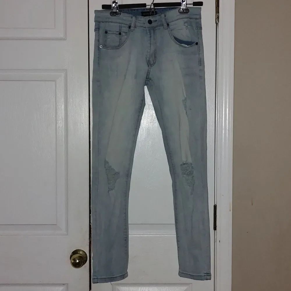 Aeropostale light wash distressed super skinny jeans Sz 30x30